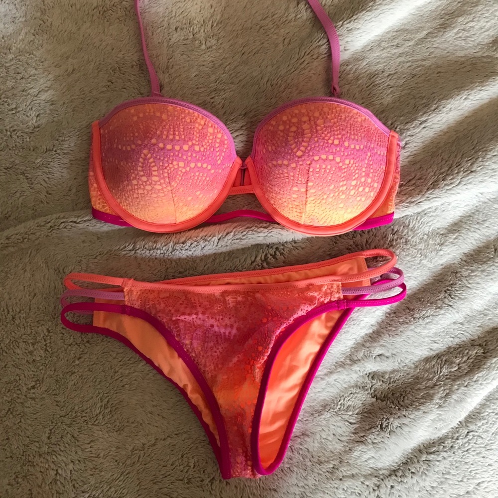 Victoria’s Secret Bikini 32DD, small bottoms, pink